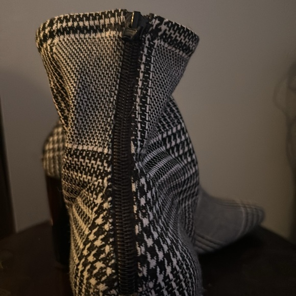 Aldo Plaid Booties/Ankle Boots - Picture 4 of 4